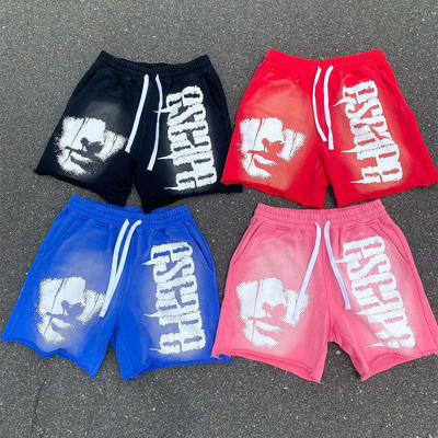 Des shorts français graphes vintage avec fermeture à corde et lavage à l'acide